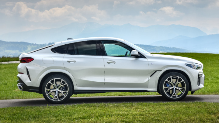 BMW X6 Side