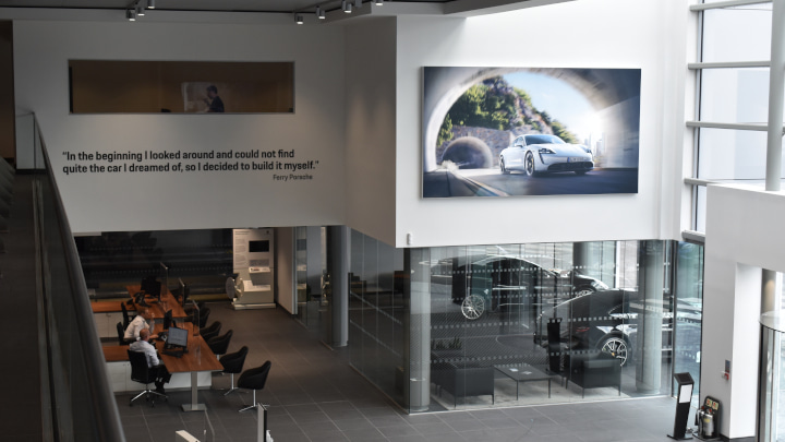Stratstone Porsche Centre Stockport Interior