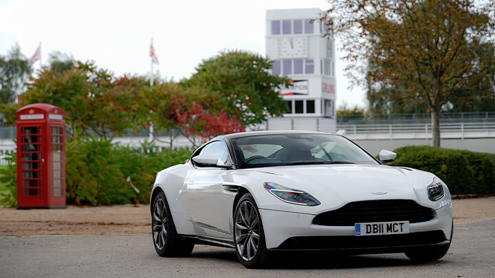 Aston Martin DB11 V8