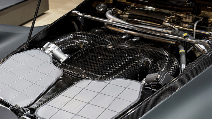 Aston Martin Valkyrie Engine
