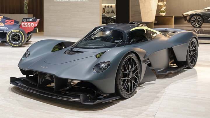 Aston Martin Valkyrie, Showroom