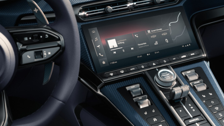 Aston Martin Vantage Roadster Interior Switchgear