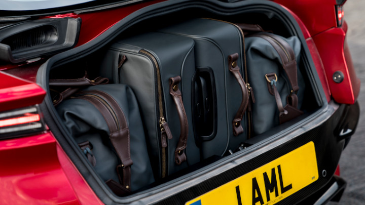 Aston Martin DBS Boot