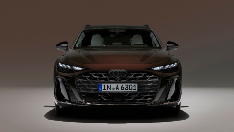 Dark red Audi A6 Avant Front