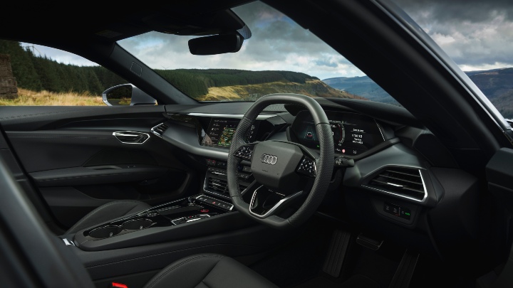 Audi e-tron GT Quattro interior black 