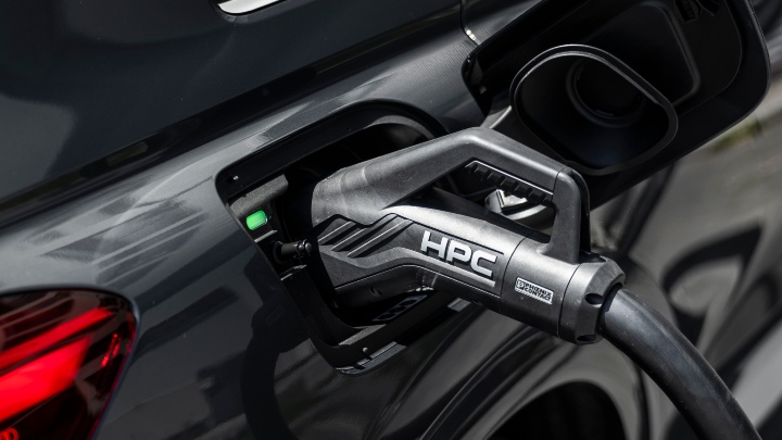 Audi Q4 e-tron charging