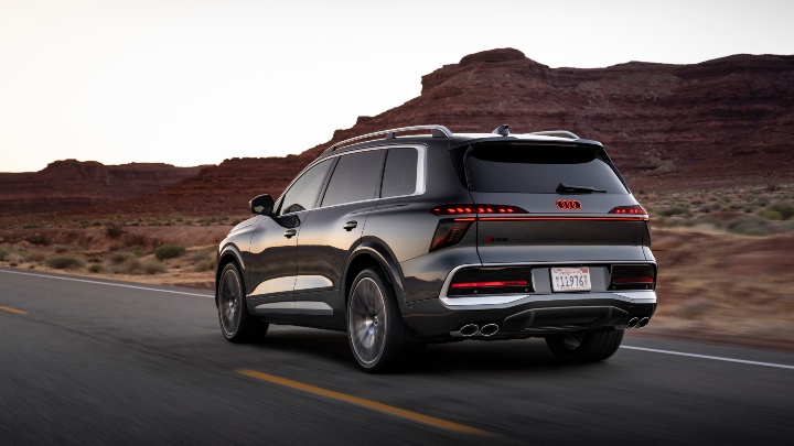 Audi Q9 rear driving 