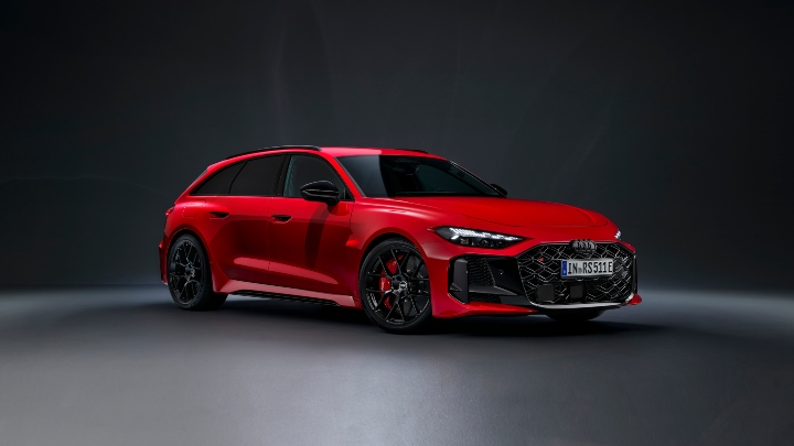 Red Audi RS 5 Avant front right studio