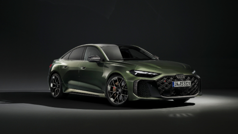 Audi RS 5 Green static studio front right