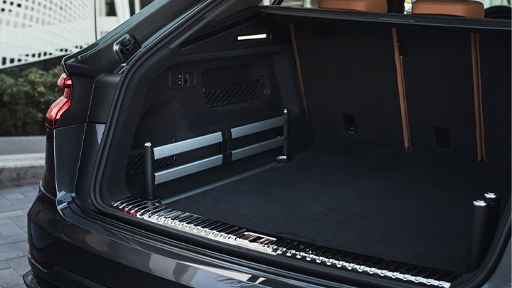 Empty boot of a black Audi RSQ8