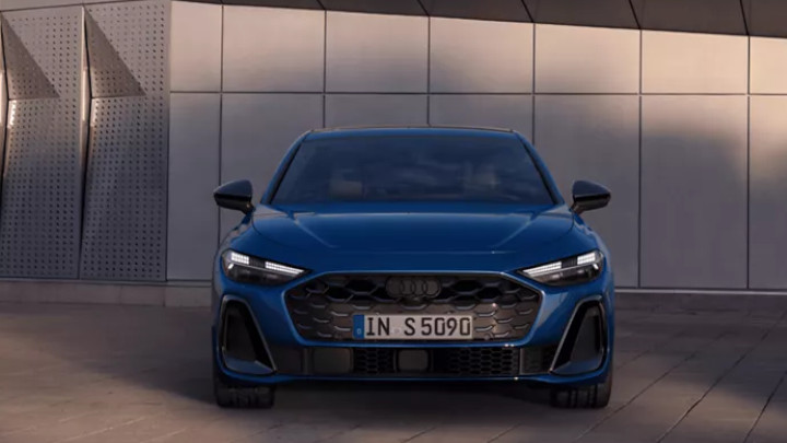 Audi S5 Saloon in Blue Front Parked