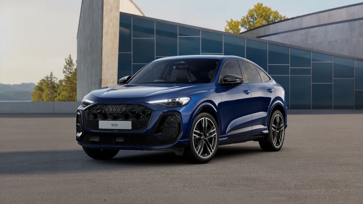 Dark Blue Audi SQ5 Sportback Black edition front right angle