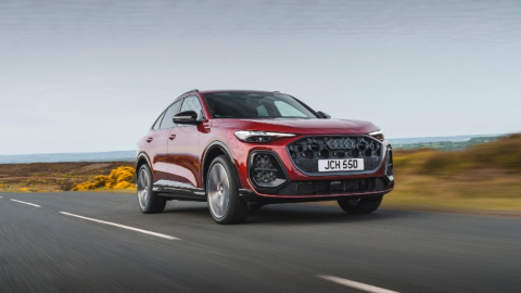 Audi SQ5 Sportback driving front left angle