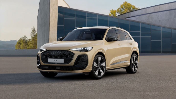 Beige Audi SQ5 SUV Vorsprung