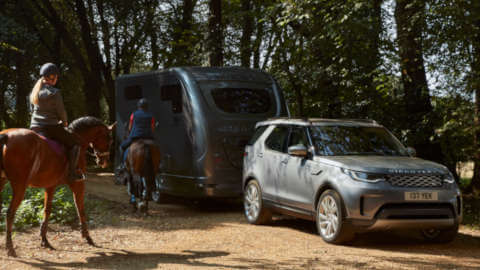 Land Rover Discovery: Towing a Horsebox