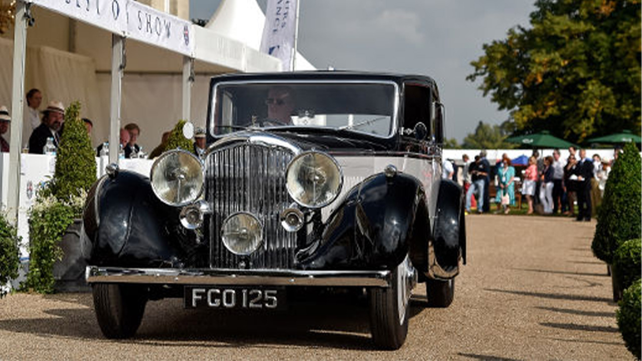 Two-tone Bentley 3.5 Litre