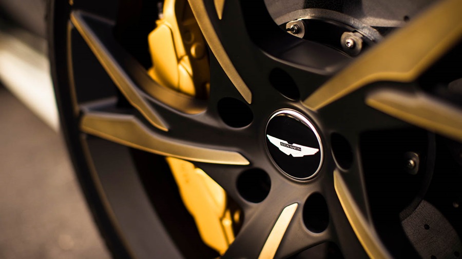 2018 Aston Martin DBS Superleggera, alloy wheel