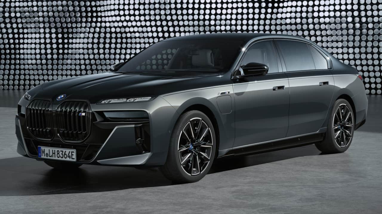 BMW 7 Series in two tone finish