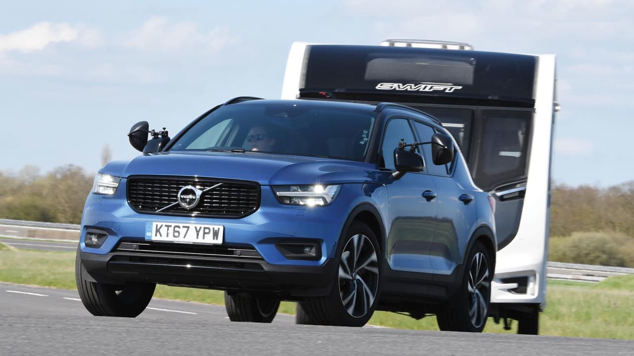 Volvo XC40 Towing