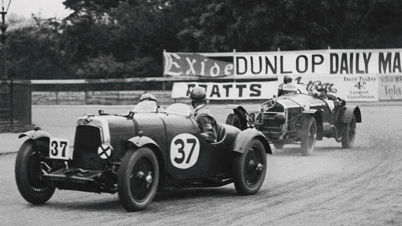 aston martin racing at irish gp in 1930