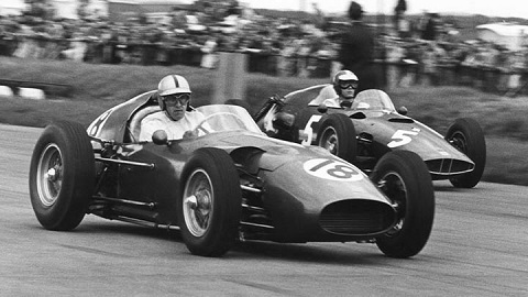 roy salvadori racing in aston martin, silverstone 1960