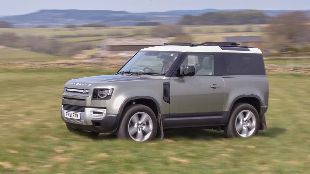 Land Rover Defender 90 Off-Roading