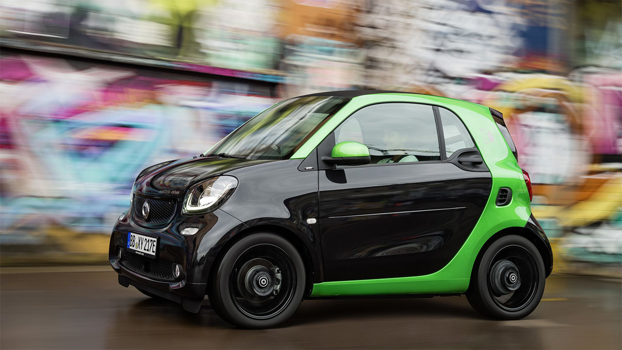 Black and green smart fortwo