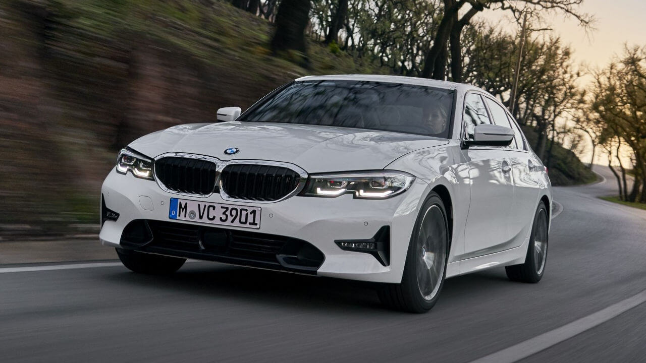 BMW 3 Series: Driving