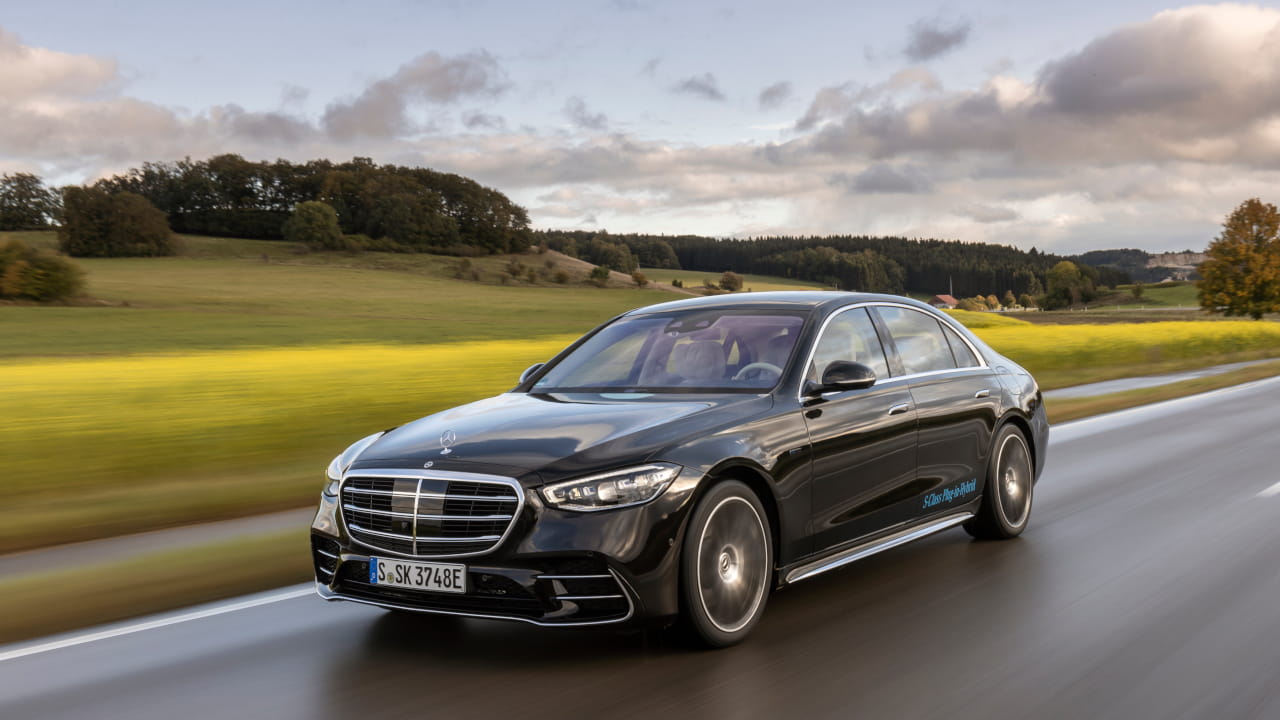 Mercedes-Benz S-Class PHEV Driving Countryside