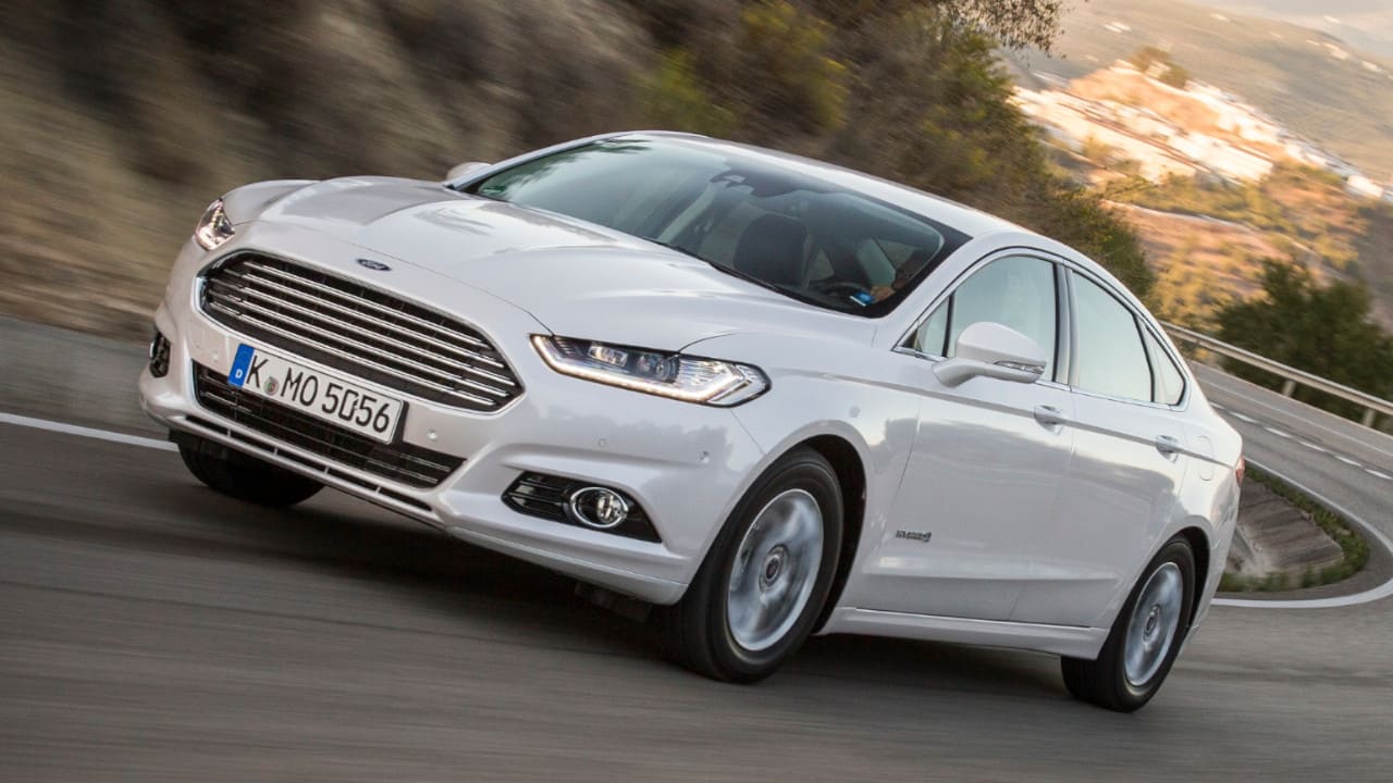 White Ford Mondeo Exterior Front Driving