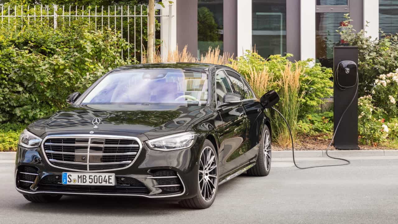 Mercedes-Benz S-Class 