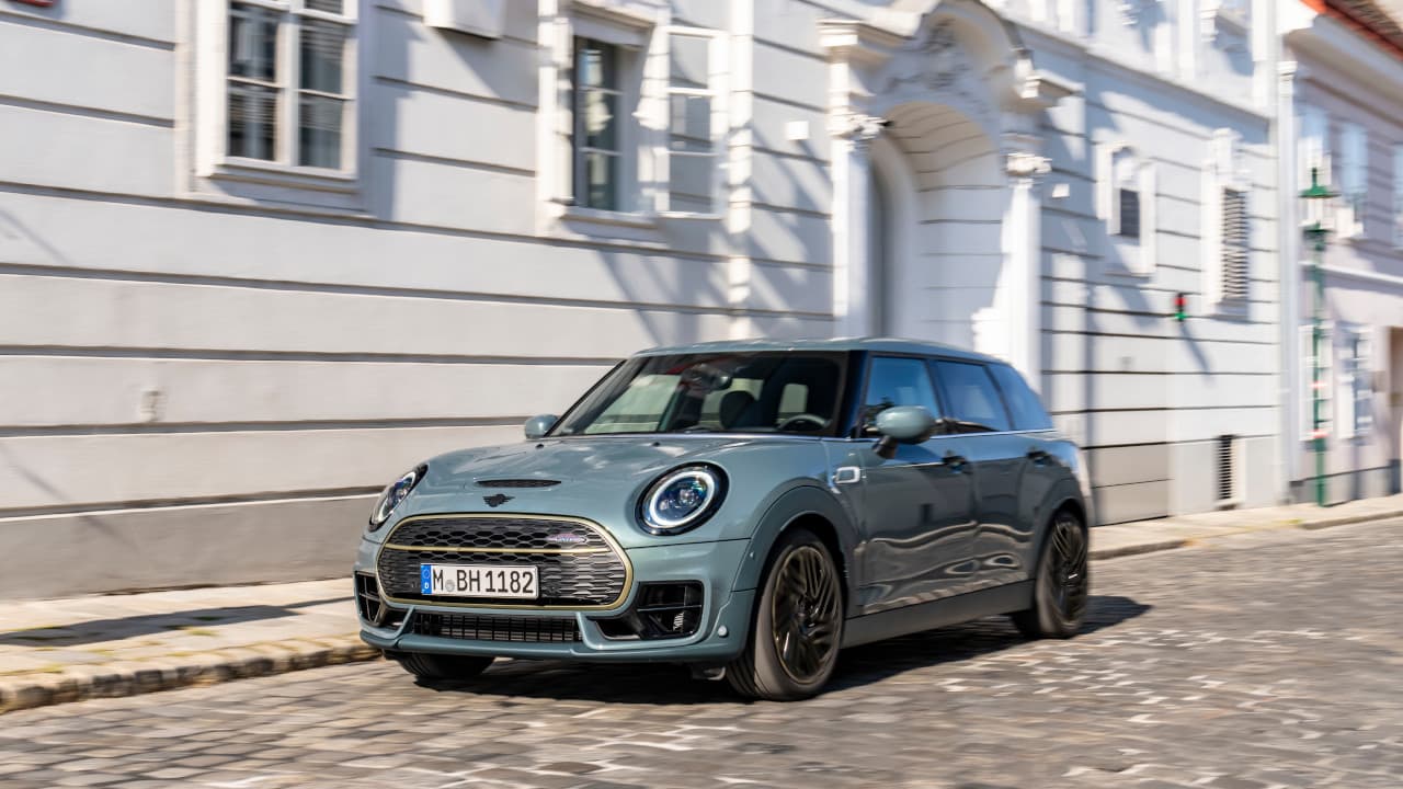 MINI Clubman Exterior Front Driving on Cobbled Road in Town