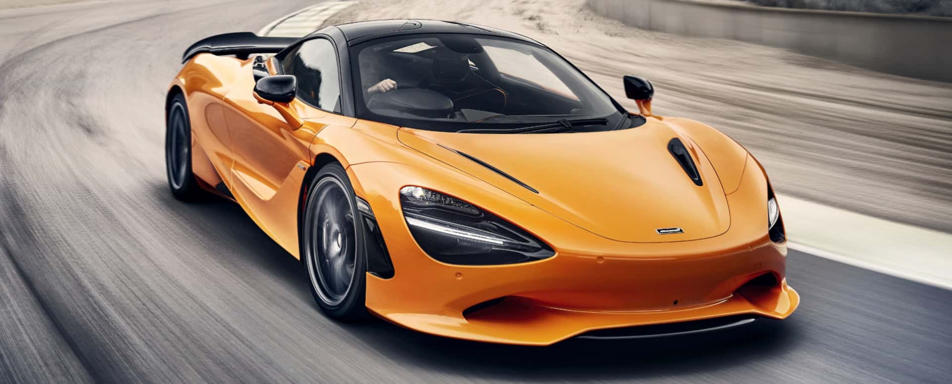 McLaren 750S Dynamic in Orange