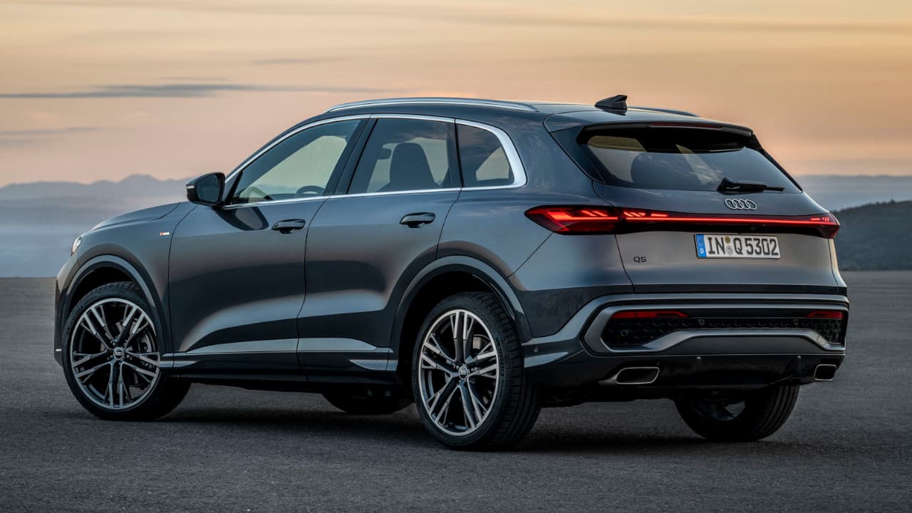 Audi Q5 Rear Side Angle
