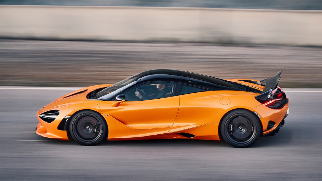 McLaren 750S Driving