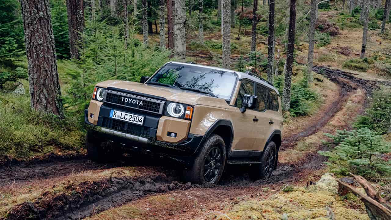 Toyota Land Cruiser Off Roading