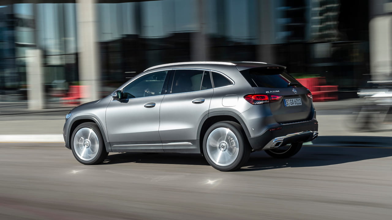Mercedes-Benz GLA Driving