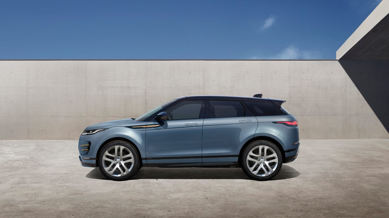Range Rover Evoque shown in profile against a minimalist architectural backdrop