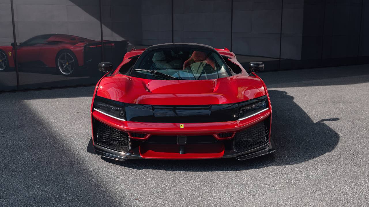 Ferrari F80 front end number plate