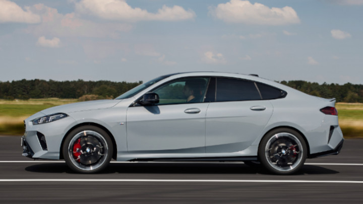 BMW M235 Side Driving