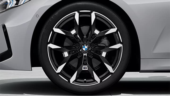 Close up of a BMW 3 Series light alloy wheel