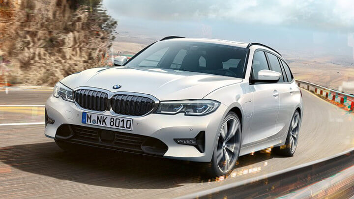 BMW 3 Series Touring Plug-in Hybrid Driving