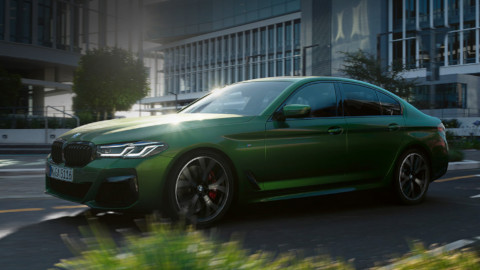 BMW M5 Exterior, Driving