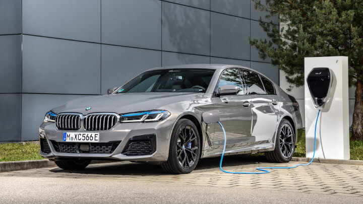 BMW 5 Series Saloon Charging