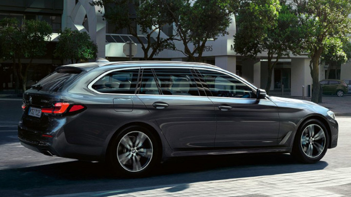 BMW 5 Series Touring PHEV Driving