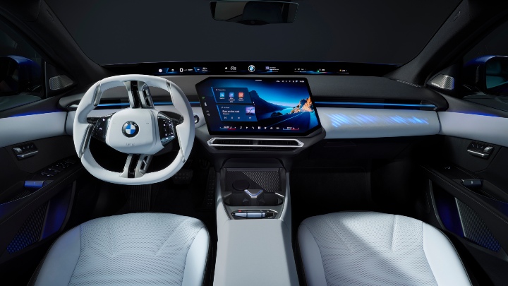 Interior of the BMW i3 white seats