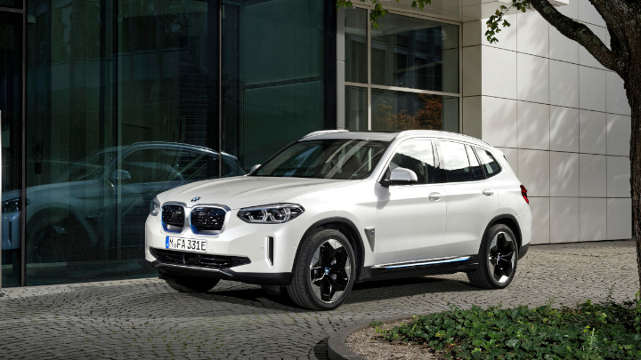 BMW IX3 Exterior