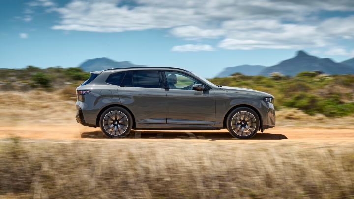 BMW iX5 side angle 