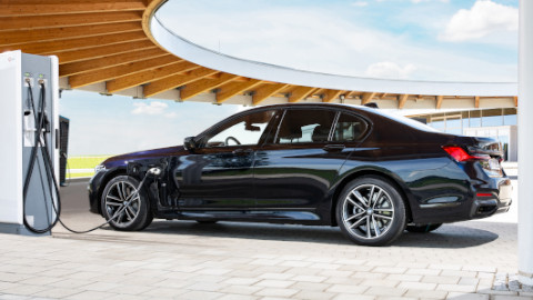 BMW 7 Series Plug-in Hybrid Charging