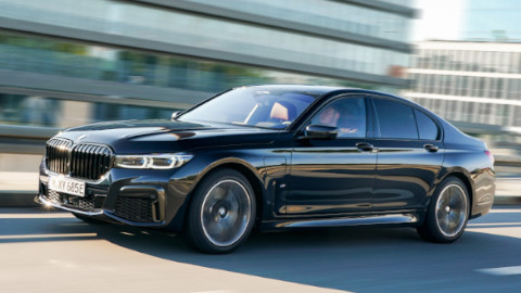 BMW 7 Series Plug-in Hybrid Driving 